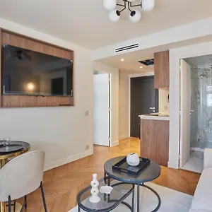 Centre De By Prestige Paris