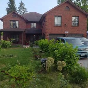 Privatunterkunft Luxury At Military Trail, Toronto